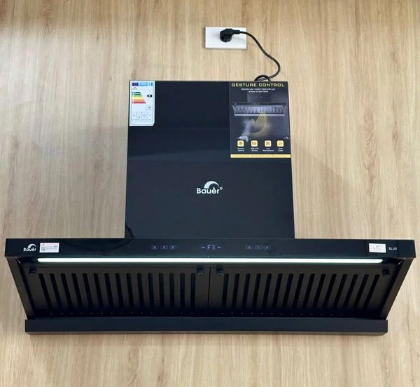 Máy hút mùi áp tường màu đen 90cm Bauer BC90BTC SLUX